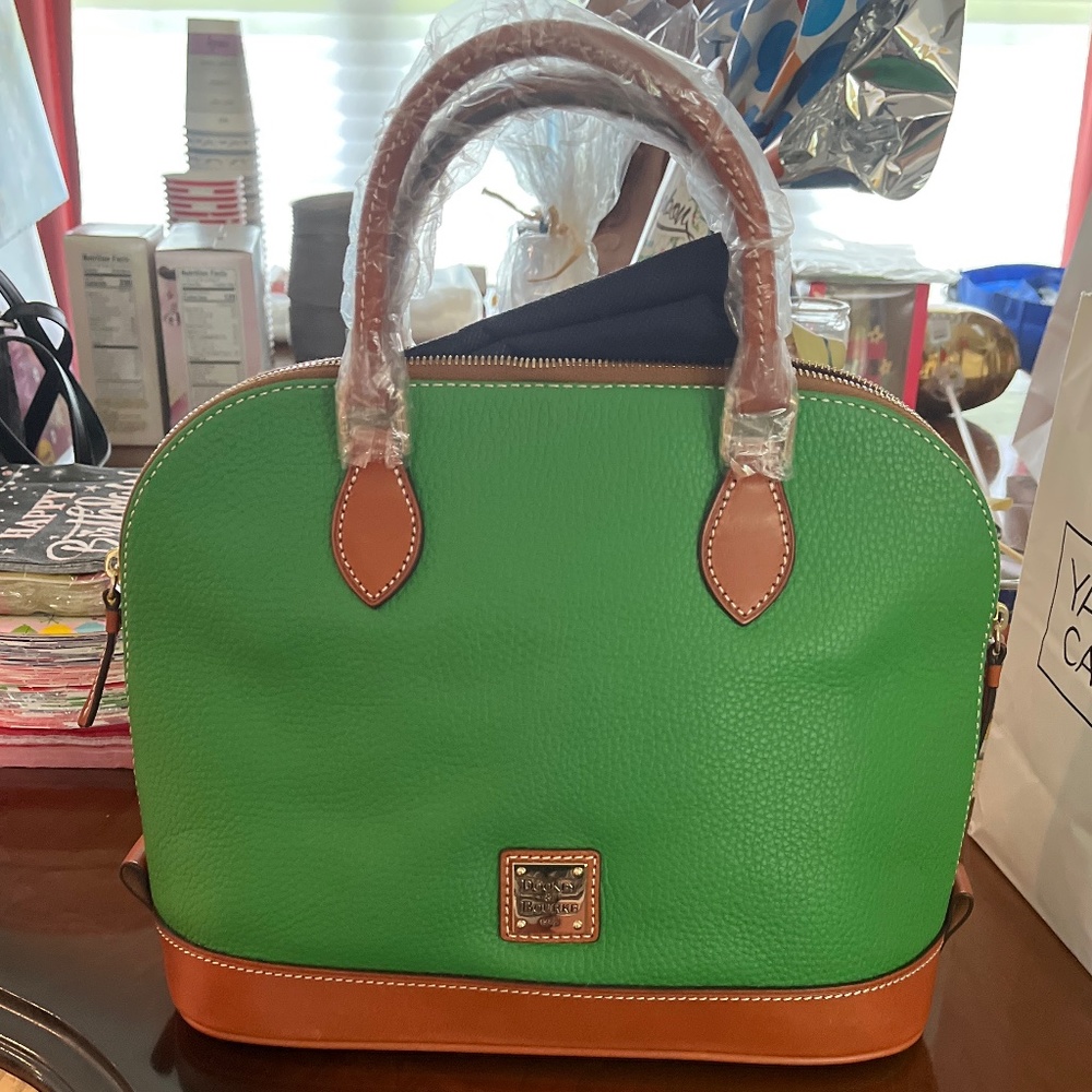 Dooney $ Bourke